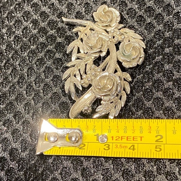 Vintage Silver Tone Roses Brooch - Picture 10 of 10
